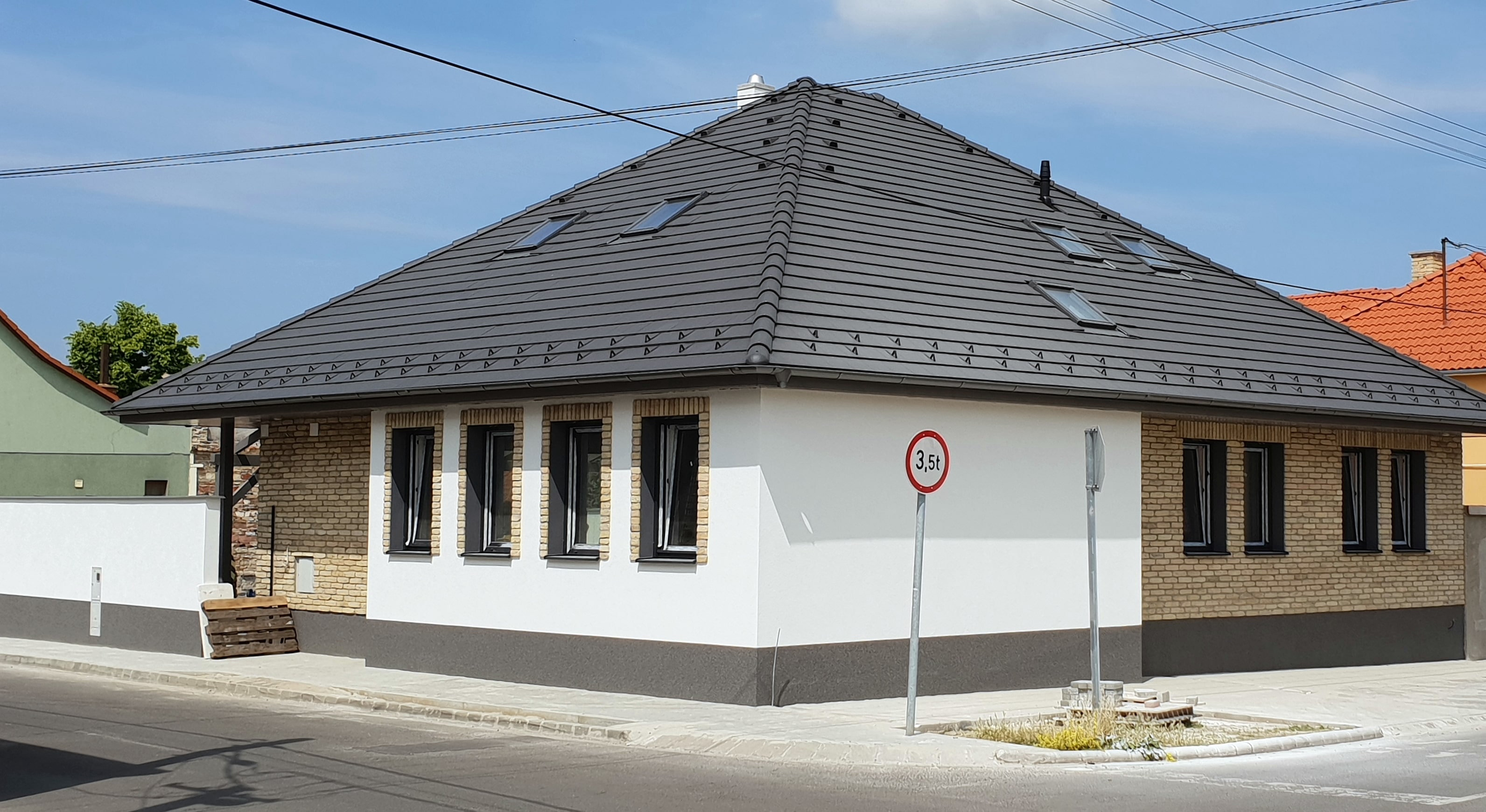Családi lakóházak, társasházak építése és tervezése